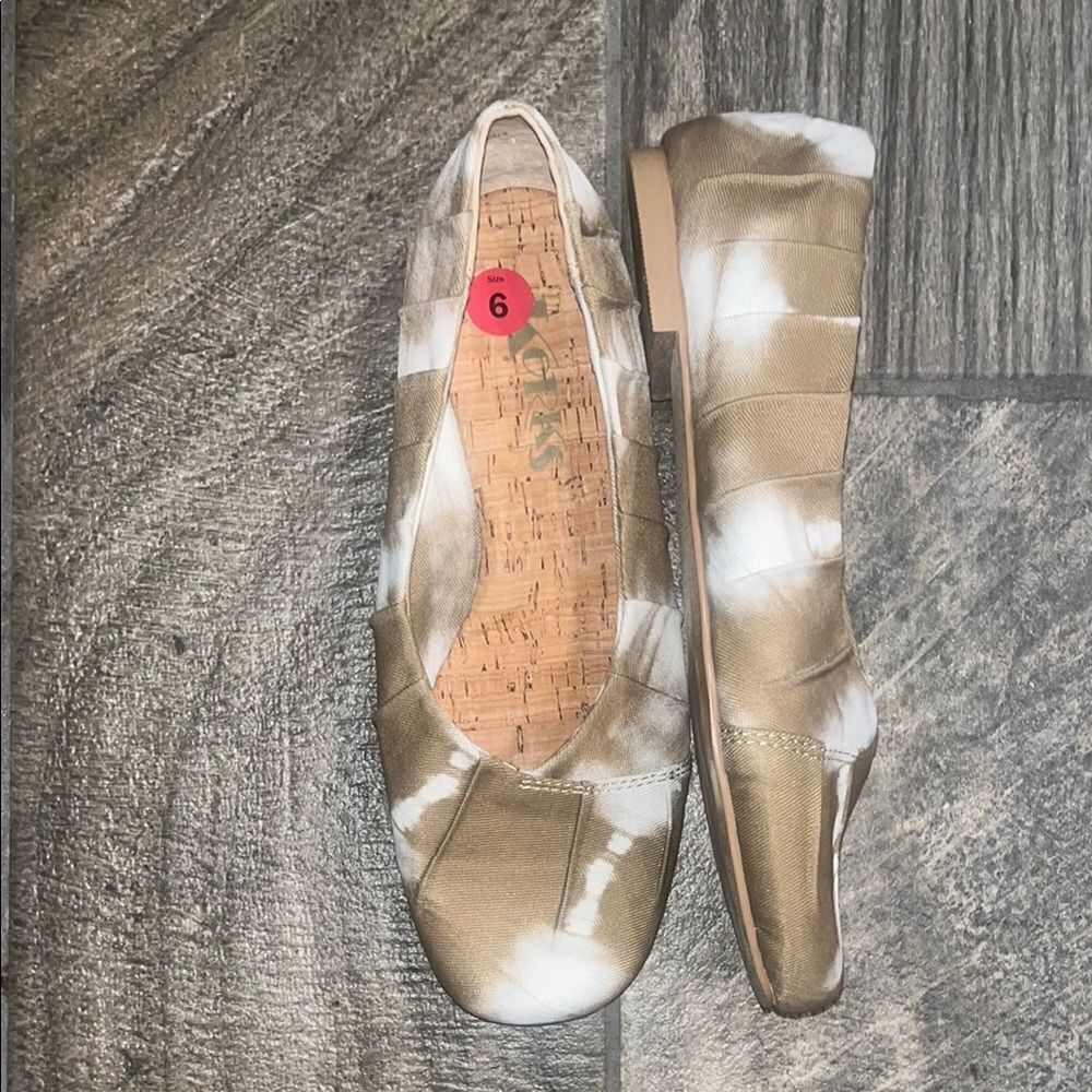 Kork-Ease Women's Tie-Dye Flats in Tan and White